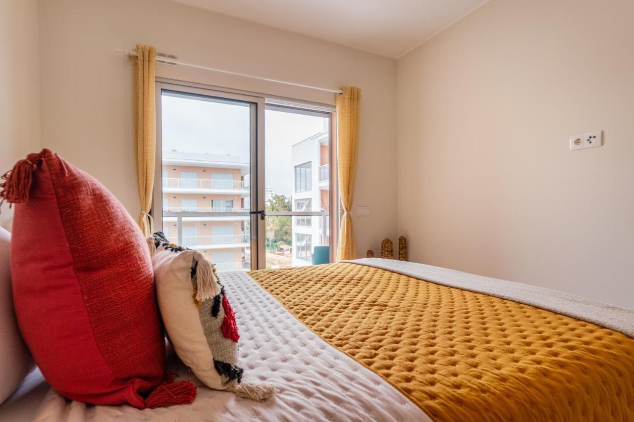 Sunny Brand New 2-Bedroom Apt - 500M From Praia Da Rocha With Ac And Pool! Portimão Extérieur photo