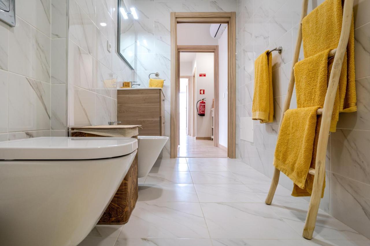 Sunny Brand New 2-Bedroom Apt - 500M From Praia Da Rocha With Ac And Pool! Portimão Extérieur photo