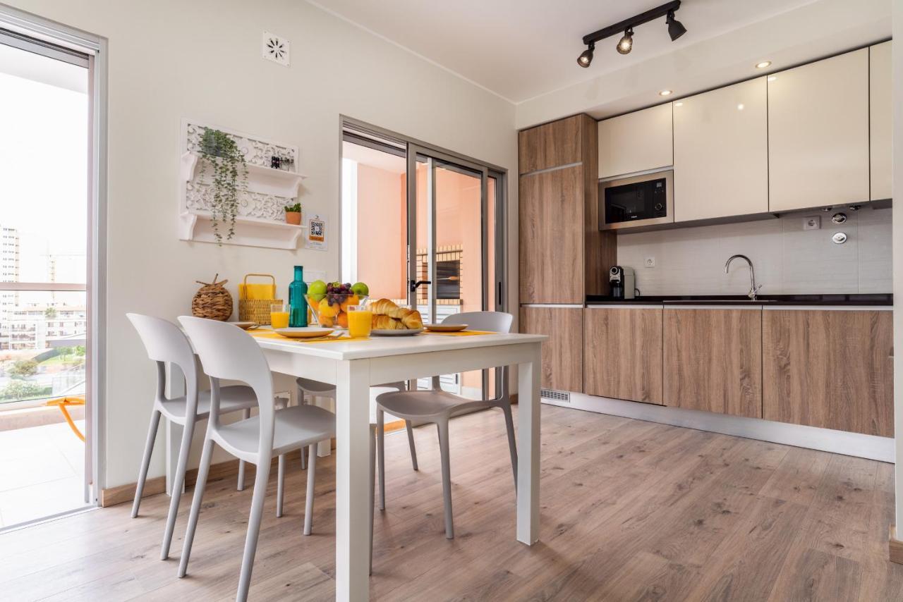 Sunny Brand New 2-Bedroom Apt - 500M From Praia Da Rocha With Ac And Pool! Portimão Extérieur photo