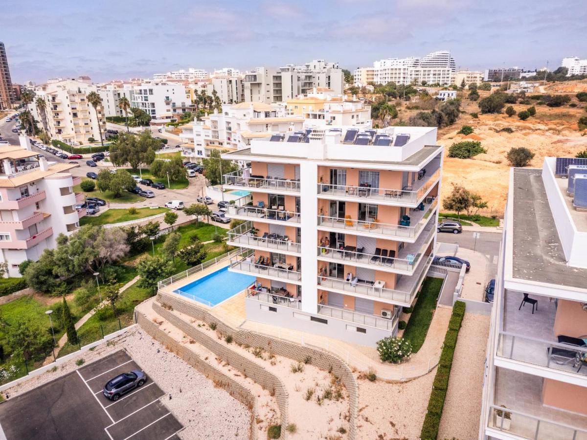 Sunny Brand New 2-Bedroom Apt - 500M From Praia Da Rocha With Ac And Pool! Portimão Extérieur photo